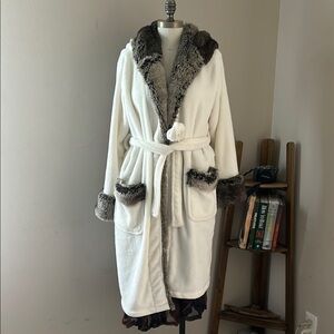 Pottery Barn Ombre Faux Fur Lined Robe Gray Trim Soft Plush small